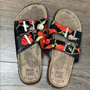Black flowered sandals